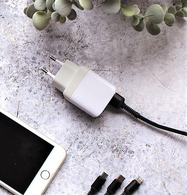 Doppel-USB-Netzteil weiß
